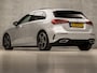 Mercedes-Benz A-klasse 180 AMG Sport Automaat (SCHUIFDAK, APPLE CARPLAY, SFEERVERLICHTING, BURMESTER, KEYLESS, LEDER/ALCANTARA, CAMERA, SPORTSTOELEN, STOELVERWARMING, WIDESCREEN, GETINT GLAS, NIEUWSTAAT)