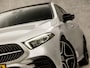 Mercedes-Benz A-klasse 180 AMG Sport Automaat (SCHUIFDAK, APPLE CARPLAY, SFEERVERLICHTING, BURMESTER, KEYLESS, LEDER/ALCANTARA, CAMERA, SPORTSTOELEN, STOELVERWARMING, WIDESCREEN, GETINT GLAS, NIEUWSTAAT)