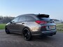 Hyundai i30 Wagon 1.4 T-GDI Black Edition / Camera / Apple CarPlay/Android Auto / 19" Velgen / Trekhaak / Clima / PDC / Cruise /