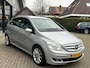 Mercedes-Benz B-klasse 150 Navi Cruise Airco 17" LM-Velgen Bluetooth Nieuwe APK!