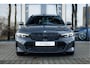 BMW 3-Serie Touring 320e Aut. M Sportpakket Pro | Panoramadak | 19" LM Velgen | Head-Up Display | Trekhaak | Leder | Achteruitrijcamera | HIFI |