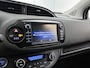 Toyota Yaris 1.5 Hybrid Dynamic Bi-Tone | Navigatie | LM velgen | Climate control | Cruise control |