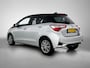 Toyota Yaris 1.5 Hybrid Dynamic Bi-Tone | Navigatie | LM velgen | Climate control | Cruise control |