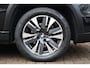 Peugeot 2008 1.2 PureTech GT-line | Rijklaar! | Panoramadak | Climate Control | Cruise Control | PDC | Navigatie |