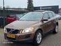 Volvo XC60 2.0T Summum Automaat achteruit camera leerbekeleding stoelverwarming panorama dak trekhaak parkeer sensor