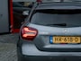 Mercedes-Benz A-klasse 160 Ambition Trekhaak | Origineel NL | Stoelverwarming | Navigatie | High Performance LED Koplampen | Parkeersensoren | 3e Eigenaar | Metallic Lak | NAP | Lichtmetalen Velgen | Privacy Glas |