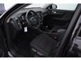 Volvo XC40 T3 163PK / Cruise control / Parkeersensoren met camera / Automatisch climate control / Bluetooth / Metallic lak / Lichtmetalen velgen