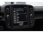 Volvo XC40 T3 163PK / Cruise control / Parkeersensoren met camera / Automatisch climate control / Bluetooth / Metallic lak / Lichtmetalen velgen