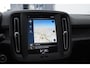 Volvo XC40 T3 163PK / Cruise control / Parkeersensoren met camera / Automatisch climate control / Bluetooth / Metallic lak / Lichtmetalen velgen