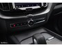 Volvo XC60 2.0 B4 R-Design | Harman Kardon | Adaptieve cruise | Memory | Achterbank verwarmd |