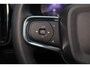 Volvo XC40 Plus Dark 69 kWh - IntelliSafe Assist & Surround - Parkeercamera achter - Verwarmde voorstoelen, stuur & achterbank - Parkeersensoren voor & achter - Elektr. bedienb. bestuurdersstoel met geheugen - Draadloze tel. lader - Warmtepomp - Extra getint glas - 20' LMV