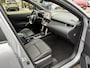 Toyota Corolla Cross 2.0 HIGH POWER HYBRID FIRST EDITION STOELVERW BLIND-SPOT PARK-SENSOREN EL-ACHTERKLEP NAVI APPLE/ANDROID NL-AUTO