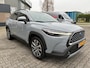 Toyota Corolla Cross 2.0 HIGH POWER HYBRID FIRST EDITION STOELVERW BLIND-SPOT PARK-SENSOREN EL-ACHTERKLEP NAVI APPLE/ANDROID NL-AUTO