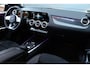 Mercedes-Benz B-klasse 200 Business Solution AMG | Panoramadak | Trekhaak | Camera | Stoelverwarming | CarPlay