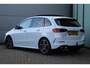 Mercedes-Benz B-klasse 200 Business Solution AMG | Panoramadak | Trekhaak | Camera | Stoelverwarming | CarPlay