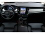 Volvo V90 T6 Plug-in hybrid AWD Ultra Dark | Panoramadak | Premium audio by Harman Kardon  | Semi elektrische wegklapbare trekhaak | 360° parkeercamera | Verwarmbare voorstoelen en achterbank | Stuurwielverwarming | Gelamineerde zijruiten | Head-up display |