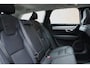 Volvo V90 T6 Plug-in hybrid AWD Ultra Dark | Panoramadak | Premium audio by Harman Kardon  | Semi elektrische wegklapbare trekhaak | 360° parkeercamera | Verwarmbare voorstoelen en achterbank | Stuurwielverwarming | Gelamineerde zijruiten | Head-up display |