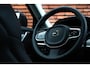 Volvo V90 T6 Plug-in hybrid AWD Ultra Dark | Panoramadak | Premium audio by Harman Kardon  | Semi elektrische wegklapbare trekhaak | 360° parkeercamera | Verwarmbare voorstoelen en achterbank | Stuurwielverwarming | Gelamineerde zijruiten | Head-up display |