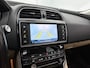 Jaguar XE 2.0 Prestige Automaat / Navigatie / Leder / Cruise-ctr. / Lmv 17"/ Stoelverw. / Camera / Apk 11-2026