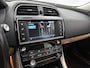 Jaguar XE 2.0 Prestige Automaat / Navigatie / Leder / Cruise-ctr. / Lmv 17"/ Stoelverw. / Camera / Apk 11-2026