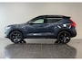 Volvo XC40 B4 Plus Black Edition 360 Camera| Panoramadak | 20" velgen | Extra getint glas | Harman Kardon Audio | Zwart dak | Elektrisch verstelbare stoelen | | Apple Carplay/Android Auto|telefoonintegratie premium | Cruise control adaptief met Stop&Go en stuurhulp | Dodehoekdetectie met correctie