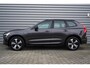 Volvo XC60 2.0 T6 Plug-in hybrid AWD Plus Dark | Google on Board | Electrische Stoelen | Adaptieve Cruise controle | BLIS | Climate Controle | spraak besturing |