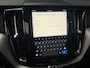 Volvo XC60 2.0 T8 Twin Engine AWD R-Design Panodak Luchtvering Harman Kardon ''22 HUD