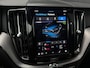Volvo XC60 2.0 T8 Twin Engine AWD R-Design Panodak Luchtvering Harman Kardon ''22 HUD