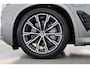 BMW X5 xDrive50e M Sport | Frozen Pure Grey | Stoelventilatie + Stoel- stuurverw.| Pano | HUD | Luchtvering | Elek. trekhaak | | 360 Cam | H&K | Adapt. Cruise | Softclose | Iconic glow | 20'' V