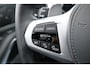 BMW X5 xDrive50e M Sport | Frozen Pure Grey | Stoelventilatie + Stoel- stuurverw.| Pano | HUD | Luchtvering | Elek. trekhaak | | 360 Cam | H&K | Adapt. Cruise | Softclose | Iconic glow | 20'' V