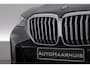 BMW X5 xDrive50e M Sport | Frozen Pure Grey | Stoelventilatie + Stoel- stuurverw.| Pano | HUD | Luchtvering | Elek. trekhaak | | 360 Cam | H&K | Adapt. Cruise | Softclose | Iconic glow | 20'' V