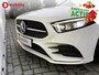 Mercedes-Benz A-klasse 180 Business Solution AMG Panoramadak | Achteruitrijcamera | Stoelverwarming | Digitaal Dashboard