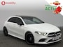 Mercedes-Benz A-klasse 180 Business Solution AMG Panoramadak | Achteruitrijcamera | Stoelverwarming | Digitaal Dashboard