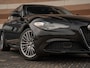 Alfa Romeo Giulia 2.0T 300pk Q2 | Performance Pack | Veloce stoelen | NL-auto | Adapt. onderstel