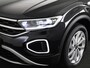 Volkswagen T-Roc 1.5 TSI Style 150 pk Automaat (DSG) | Navigatie | Parkeersensoren (Park assist) | Adaptieve cruise control | Stoelverwarming |