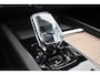 Volvo XC60 T6 350PK Automaat Plug-in Hybrid AWD Plus Dark / Navigatie / Adaptieve Cruisecontrol / Head Up-Display / Panorama dak / Leder / Elektrische stoelen / 360 Camera / Trekhaak /