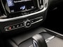 Volvo V60 2.0 B3 Sport 177Pk Automaat (APPLE CARPLAY, GROOT NAVI, CAMERA, ELEK ACHTERKLEP, SPORTSTOELEN, ADAPTIVE CRUISE, LANE ASSIST, NIEUWSTAAT)