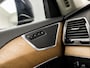 Volvo XC90 2.0 T8 Twin Engine AWD Inscription 7 Persoons 408Pk Automaat (PANORAMADAK, GROOT NAVI, MEMORY SEATS, LEDER, CAMERA, STOELVERWARMING, HOUT INLEG, ADAPTIVE CRUISE, GETINT GLAS, NIEUWSTAAT)