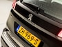 Peugeot 3008 1.2 PureTech Sport Automaat (APPLE CARPLAY, GROOT NAVI, LEDER, PARKEERSENSOREN, SPORTSTOELEN, CRUISE, LANE ASSIST, NIEUWSTAAT)