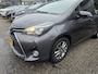 Toyota Yaris 1.3 VVT-i Lounge | 2E EIGENAAR | 12MND GARANTIE | CAMERA | NW APK |