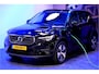 Volvo XC40 1.5 T5 193kW/262pk DCT7 Plug-in hybrid Plus Bright HARMAN/KARDON + NAPPALEDER + LANE ASSIST + NAVI SENSUS + CRUISE + STOEL-&STUURVERWARMING + LED KOPLAMPEN + CAMERA + EL.STOELVERSTELLING + KEYLESS ENTRY&GO + PD-GLASS + PARKSENSOREN + 18" LM-VELGEN!!