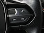 Peugeot e-2008 EV GT 50 kWh | Panoramadak | Stoelverwarming | Adaptive cruise | Leder/Alcantara | Carplay | 18'' | Camera | Navigatie | Dodehoek detectie