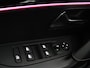 Peugeot e-2008 EV GT 50 kWh | Panoramadak | Stoelverwarming | Adaptive cruise | Leder/Alcantara | Carplay | 18'' | Camera | Navigatie | Dodehoek detectie