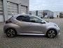 Toyota Yaris 1.5 Hybrid 115 First Edition PDC VOOR EN ACHTER STUUR EN STOELVERWARMING ADAPTIVE CRUISE CAMERA