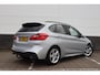 BMW 2-Serie Active Tourer 220i High Executive * M-Sport * Automaat * Sportstoelen * UNIEKE KM STAND * Afn. Trekhaak *