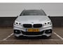 BMW 2-Serie Active Tourer 220i High Executive * M-Sport * Automaat * Sportstoelen * UNIEKE KM STAND * Afn. Trekhaak *