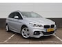 BMW 2-Serie Active Tourer 220i High Executive * M-Sport * Automaat * Sportstoelen * UNIEKE KM STAND * Afn. Trekhaak *