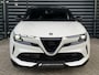 Alfa Romeo Junior 1.2 Turbo Hybrid Ibrida Speciale Sabelt stoelenpakket