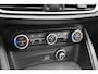Alfa Romeo Stelvio 2.0 T AWD B-Tech / Harman Kardon / Panoramadak / Memory / 280 PK / Dealer onderhouden
