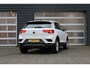 Volkswagen T-Roc 1.0 TSI 115pk Style Business | Trekhaak | Navigatie & Apple Carplay | Stoelverwarming